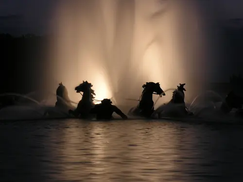 река, небо, лошади, свет, вода, бежевые, чёрные